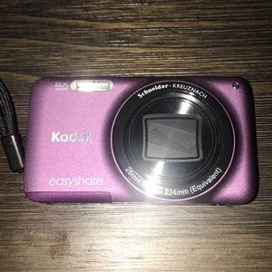 Kodak easyshare M583 Camera with Case